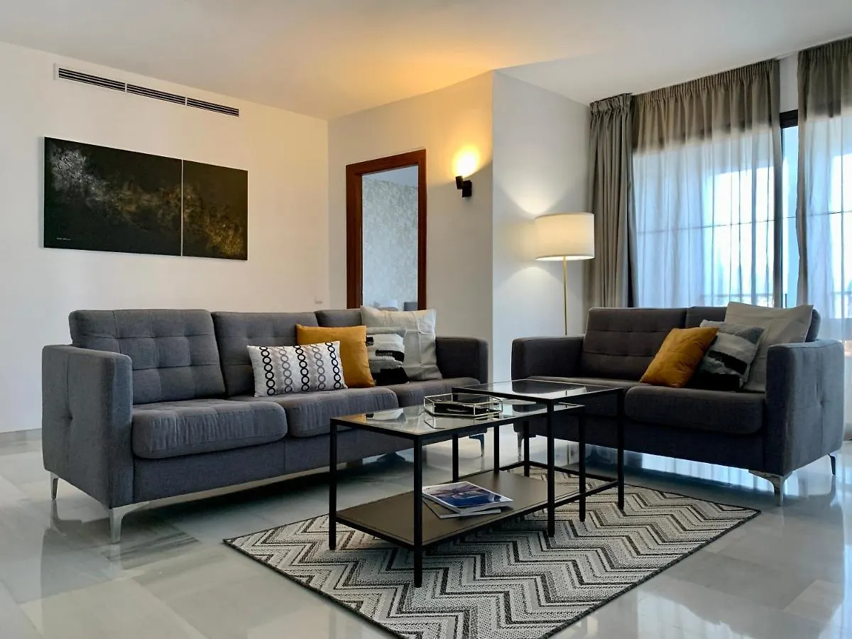 **** Hotel apartamentowy Benabola Hotel & Suites Marbella Hiszpania