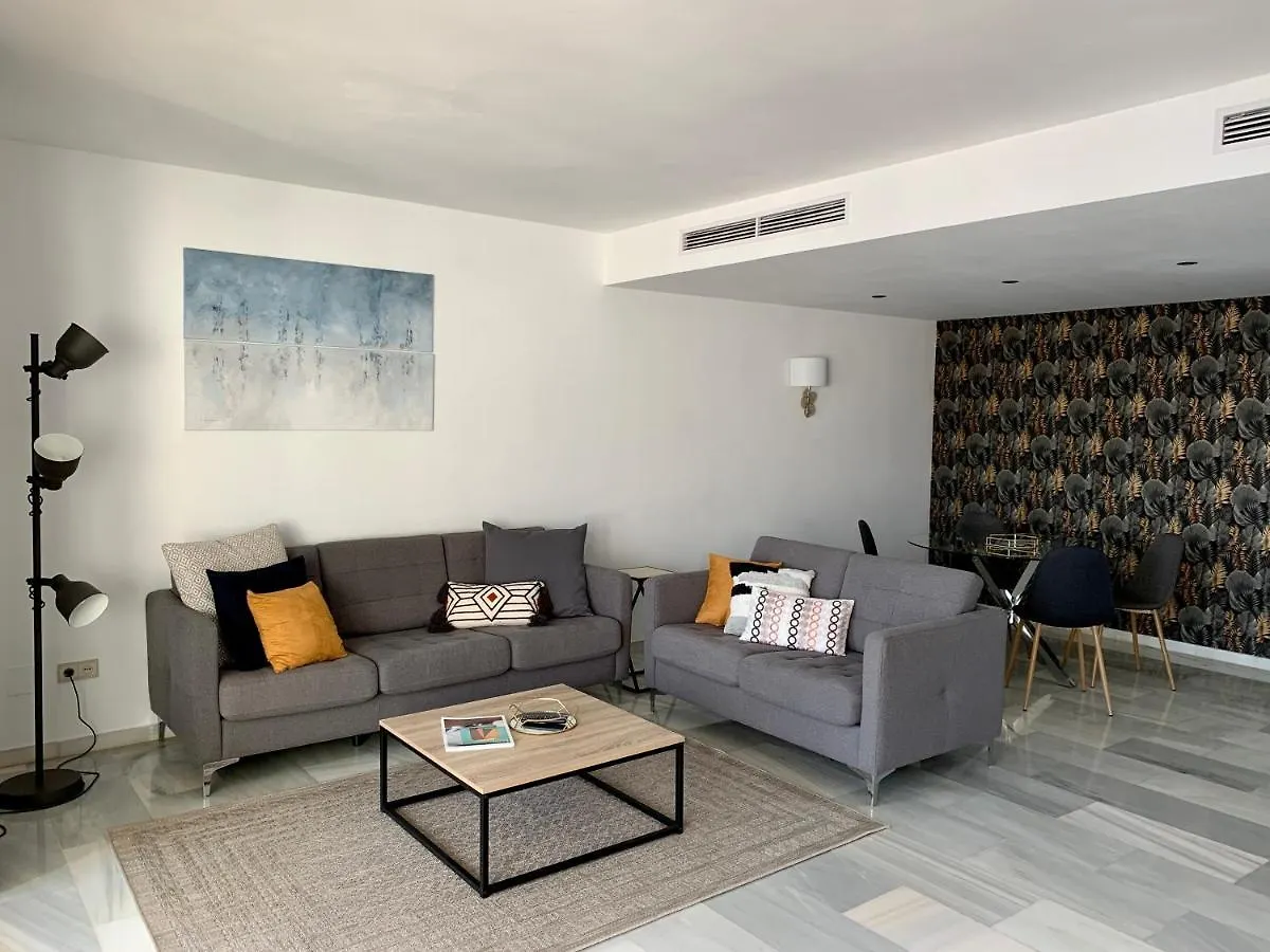 **** Hotel apartamentowy Benabola Hotel & Suites Marbella Hiszpania
