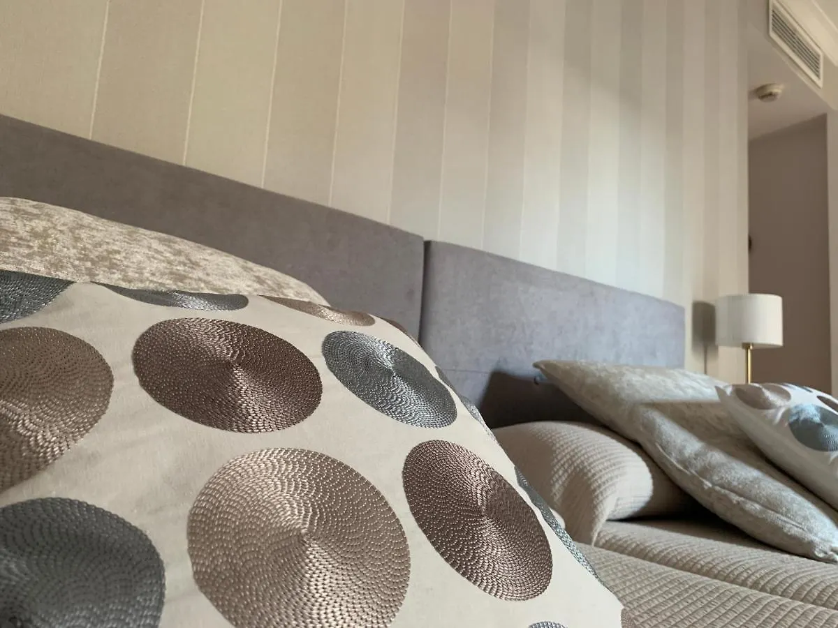 **** Hotel apartamentowy Benabola Hotel & Suites Marbella Hiszpania