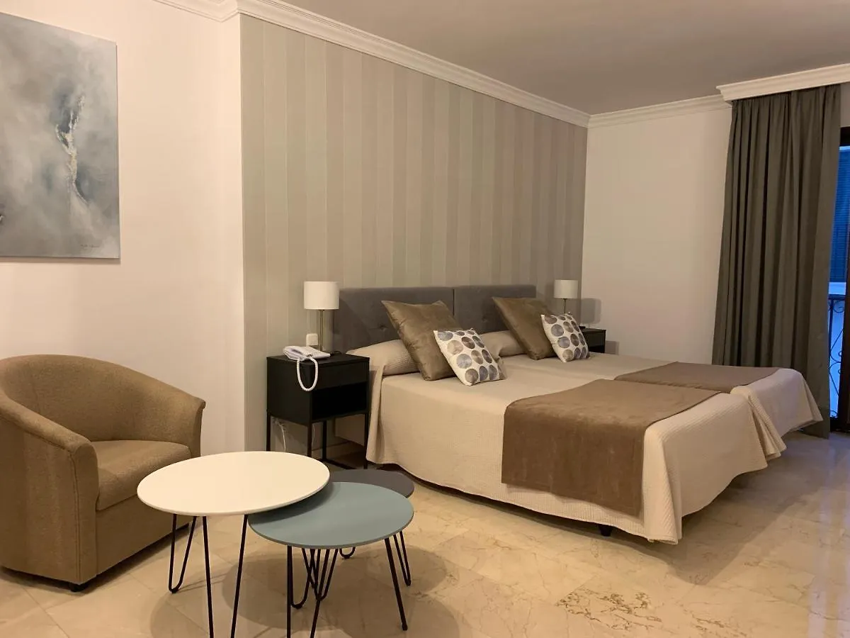 Benabola Hotel & Suites Marbella Hotel apartamentowy