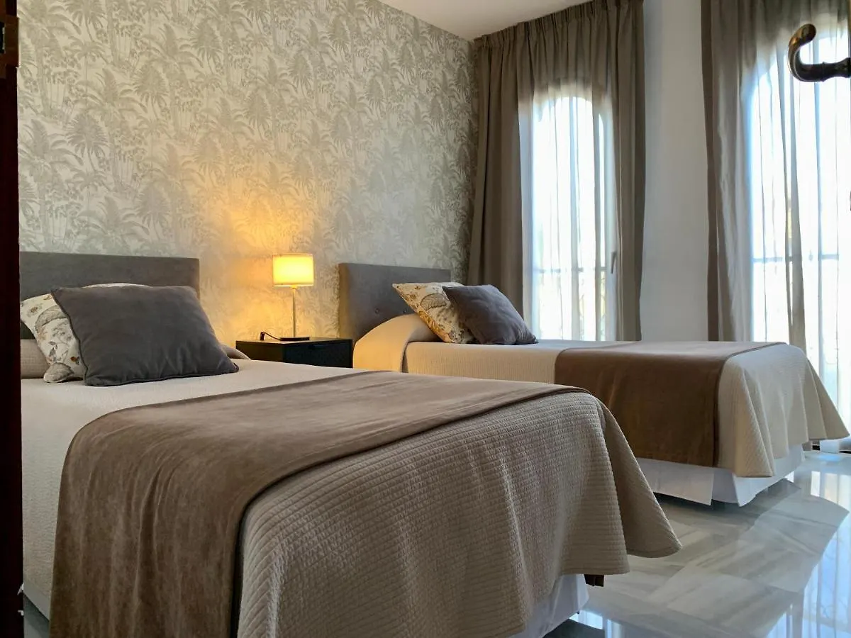 Hotel apartamentowy Benabola Hotel & Suites Marbella