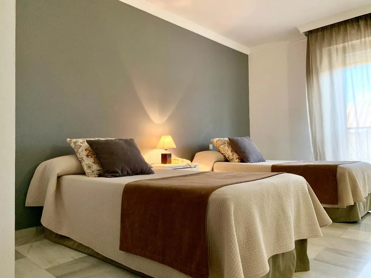 Benabola Hotel & Suites Marbella Hotel apartamentowy