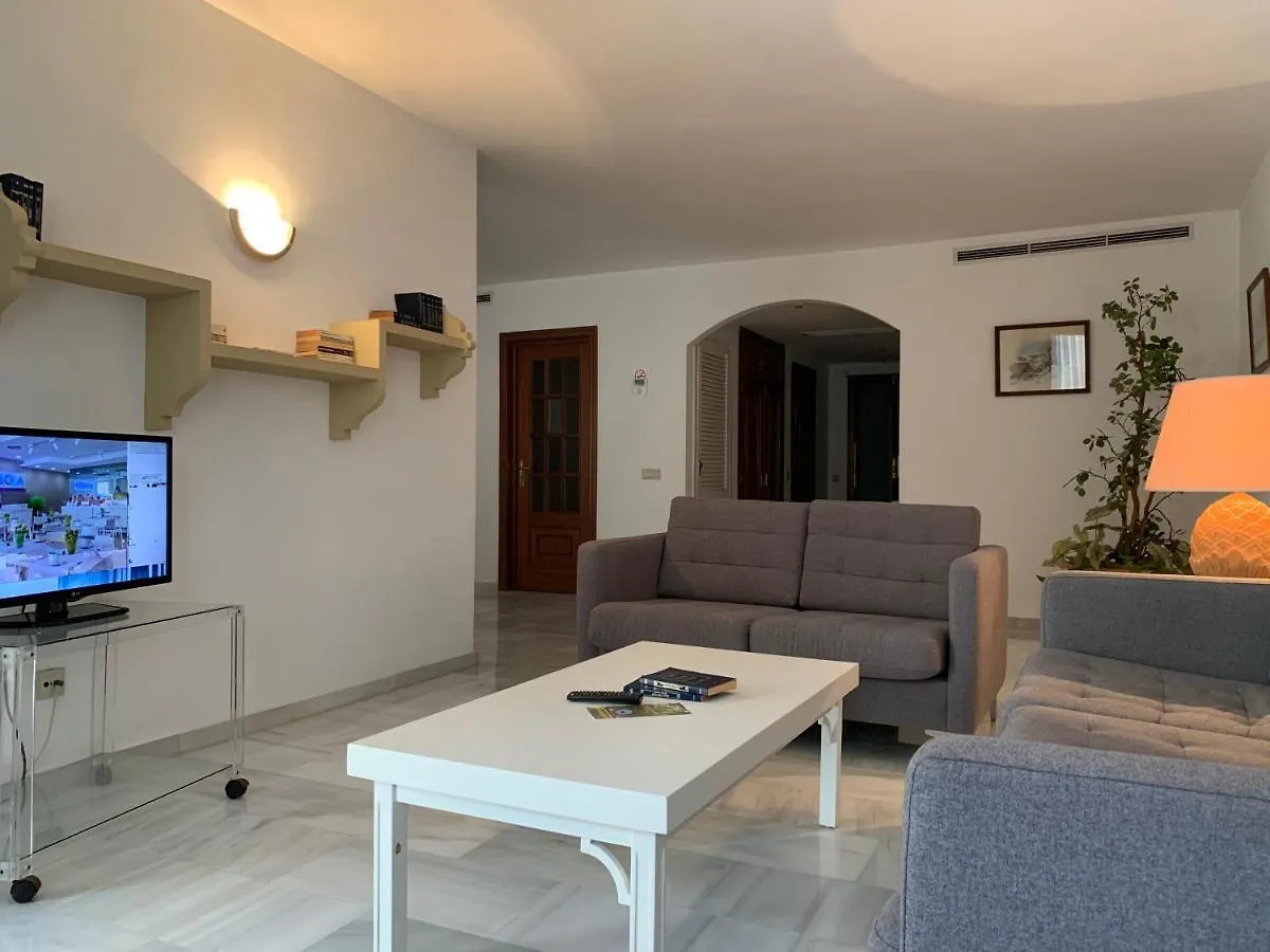 Benabola Hotel & Suites Marbella 4*,